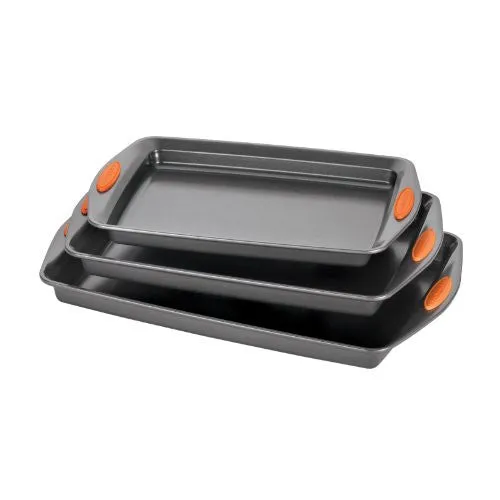 Rachael Ray Oven Lovin' Nonstick Bakeware 3-Piece Baking and Cookie Pan Set